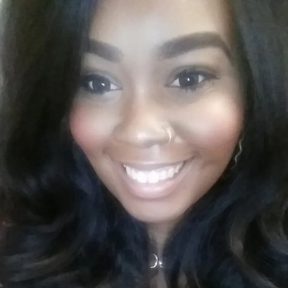 Meet your Posher, Kelli - Picture 1 of 1